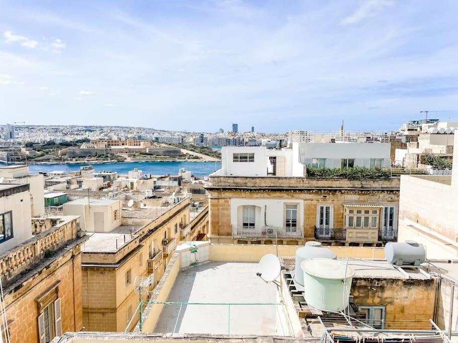 City Penthouse With Roof Terrace And Sea Views วัลเลตตา ภายนอก รูปภาพ