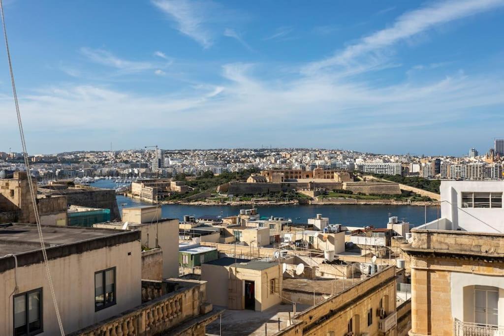 City Penthouse With Roof Terrace And Sea Views วัลเลตตา ภายนอก รูปภาพ