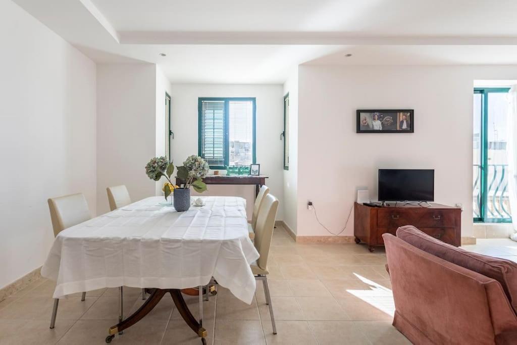 City Penthouse With Roof Terrace And Sea Views วัลเลตตา ภายนอก รูปภาพ