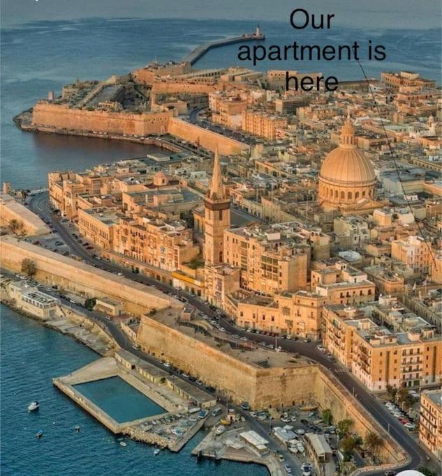City Penthouse With Roof Terrace And Sea Views วัลเลตตา ภายนอก รูปภาพ