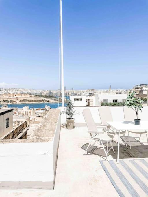City Penthouse With Roof Terrace And Sea Views วัลเลตตา ภายนอก รูปภาพ